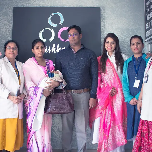 dr ruchi bhandari photo with patients